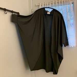 Cadenshae maternity activewear brand cardigan / wrap. Size large.